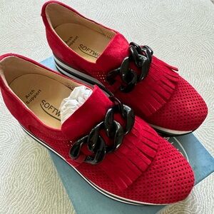 “Cadie” Softwaves size 7 (37) Ferrari Red